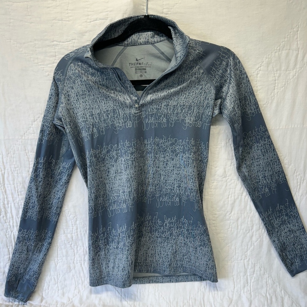 Women’s Nike Therma fit 1/4 zip athletic shirt size small